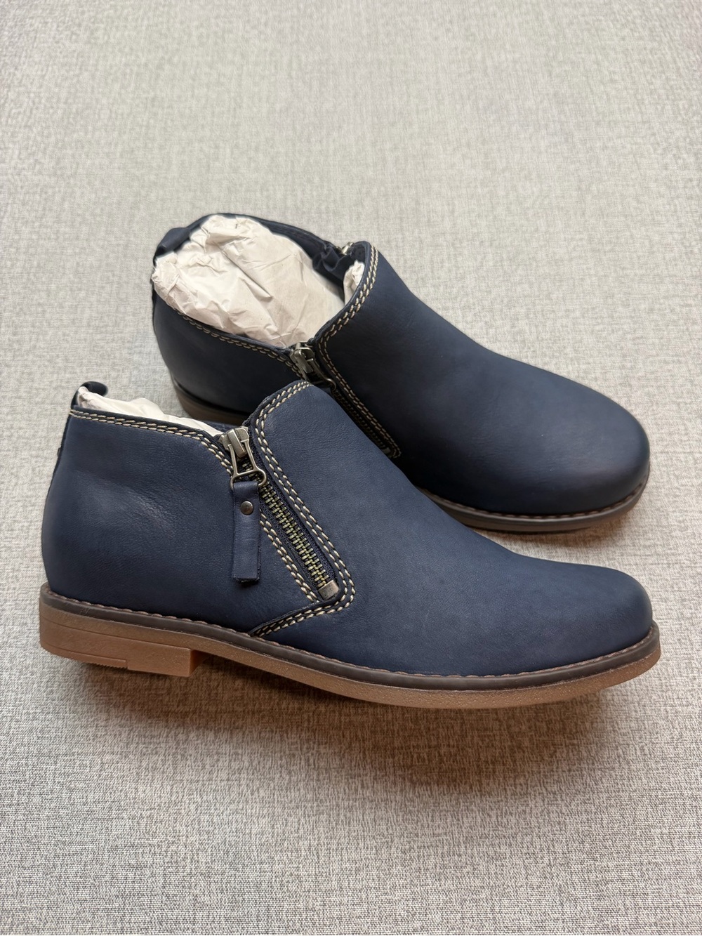 ✨ NEW ✨ Hush Puppies Mazin Cayto Navy Blue Nubuck Leather Ankle Booties 9